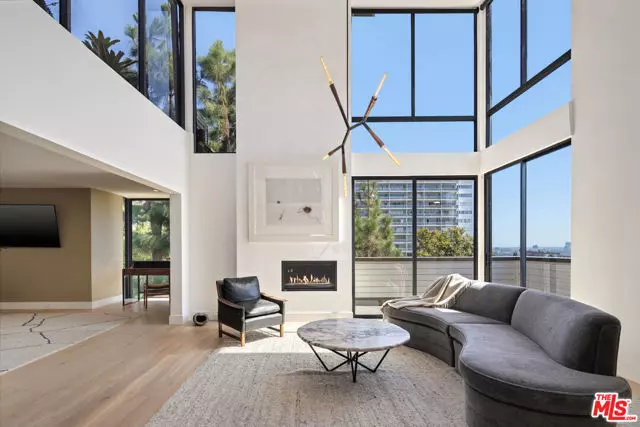 1033 Carol Drive #PH3, West Hollywood, CA 90069