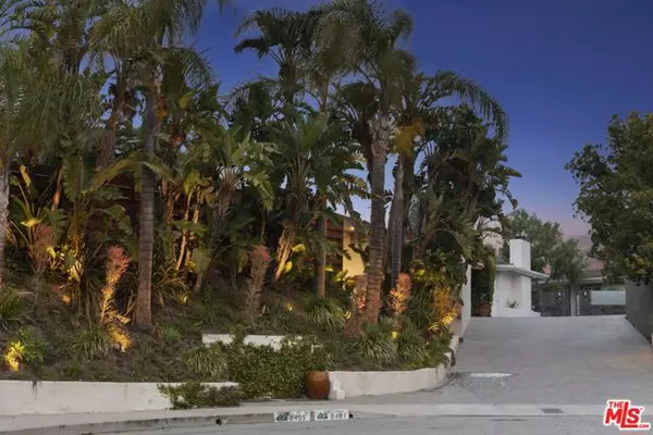 Los Angeles, CA 90046,8405 Edwin Drive