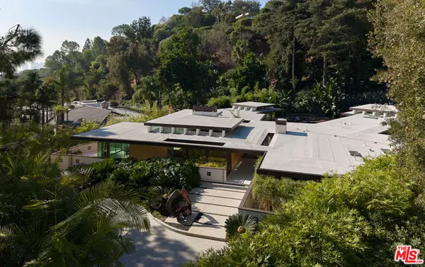 Beverly Hills, CA 90210,1061 Loma Vista Drive