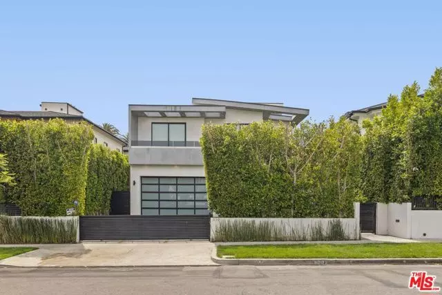 Los Angeles, CA 90046,839 N Spaulding Avenue