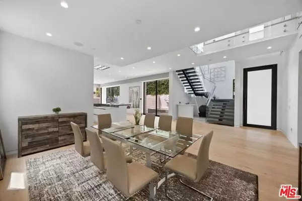 Los Angeles, CA 90046,839 N Spaulding Avenue