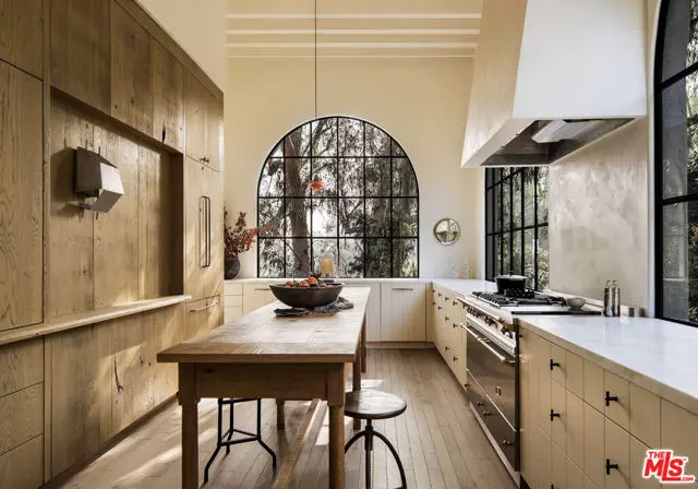 Los Angeles, CA 90046,7776 Firenze Avenue