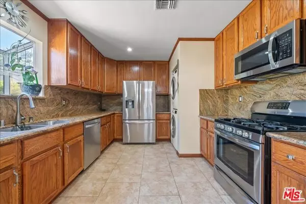 Van Nuys (los Angeles), CA 91401,14019 Bessemer Street