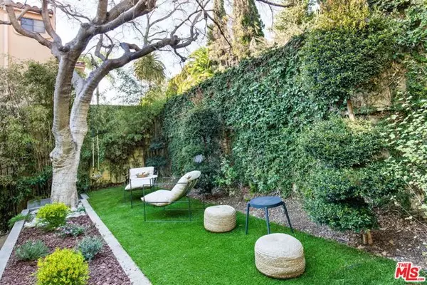 Los Angeles, CA 90068,6642 Emmet Terrace