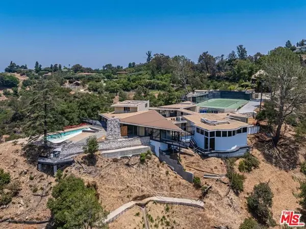 Beverly Hills, CA 90210,2859 Coldwater Canyon Drive