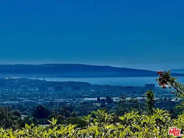 Los Angeles, CA 90049,12400 Deerbrook Lane