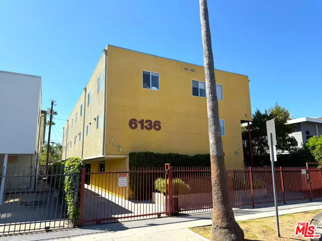 Los Angeles, CA 90038,6136 Eleanor Avenue