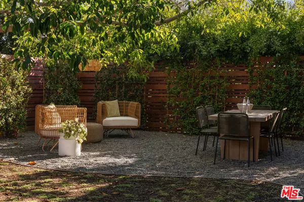 Los Angeles, CA 90066,3362 Rosewood Avenue