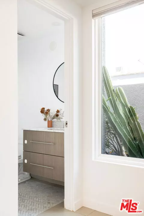 Santa Monica, CA 90405,2408 34th Street #5