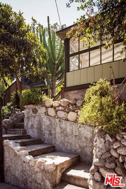 Los Angeles, CA 90026,1574 Altivo Way