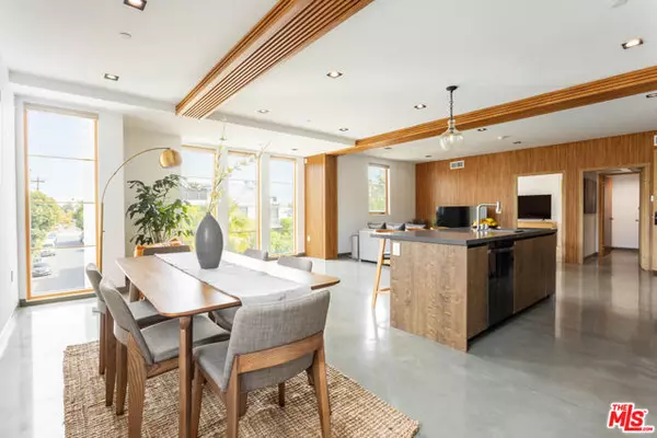 547 N Sweetzer Avenue #102, West Hollywood, CA 90048