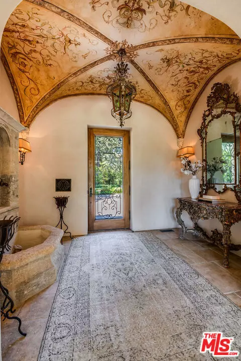 Pacific Palisades (los Angeles), CA 90272,1550 Amalfi Drive