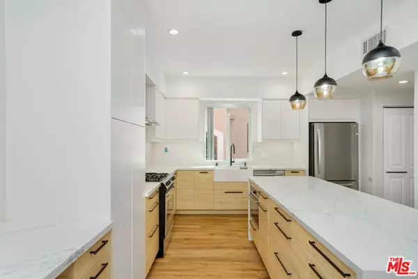 Tarzana (los Angeles), CA 91356,5923 Etiwanda Avenue #106