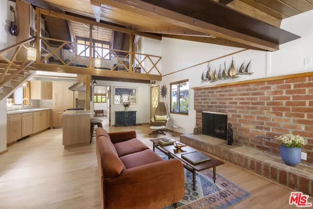 8944 Wonderland Avenue, Los Angeles, CA 90046
