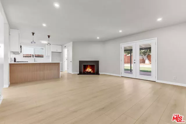 23335 Schoolcraft Street, West Hills (los Angeles), CA 91307