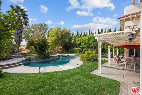 Granada Hills (los Angeles), CA 91344,17672 Bryan Place