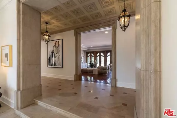 Beverly Hills, CA 90210,3364 Clerendon Road