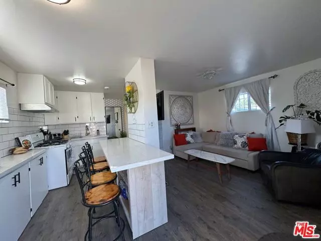 11617 Washington Place, Los Angeles, CA 90066