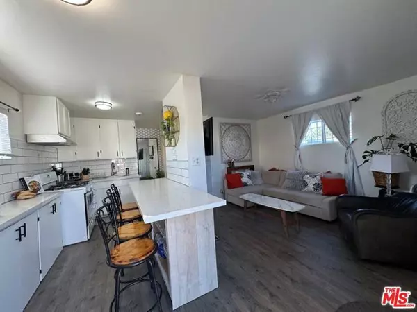 11617 Washington Place, Los Angeles, CA 90066