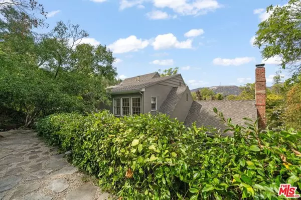 5630 Spreading Oak Drive, Los Angeles, CA 90068