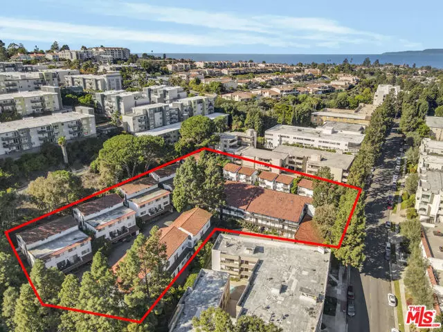 Rancho Palos Verdes, CA 90275,5644 Ravenspur Drive