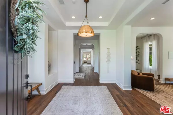 Agoura Hills, CA 91301,2052 Shadow Creek Drive