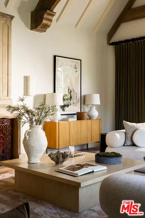 Los Angeles, CA 90077,10950 Bellagio Road