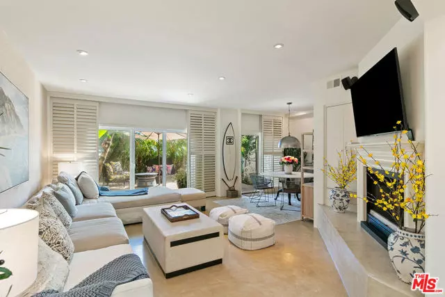 6435 Zumirez Drive #16, Malibu, CA 90265