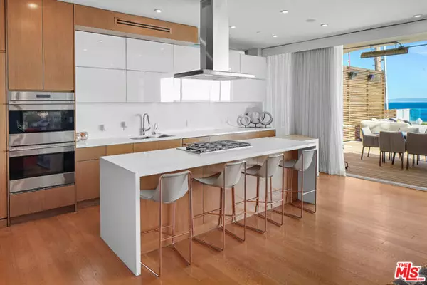 Pacific Palisades (los Angeles), CA 90272,17405 Castellammare Drive