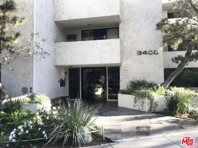 8400 De Longpre Avenue #104, West Hollywood, CA 90069