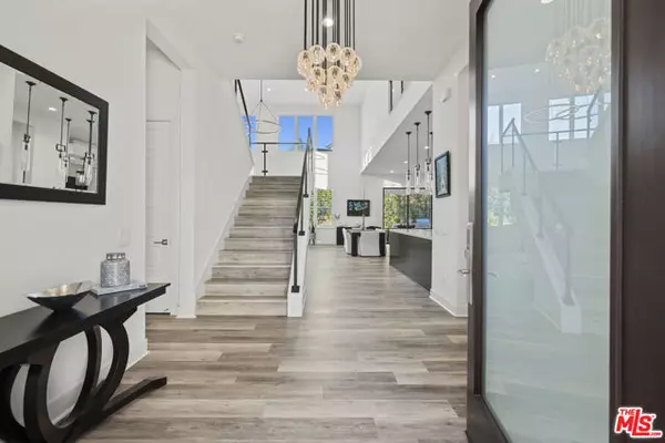 Porter Ranch (los Angeles), CA 91326,20211 W Liverpool Way