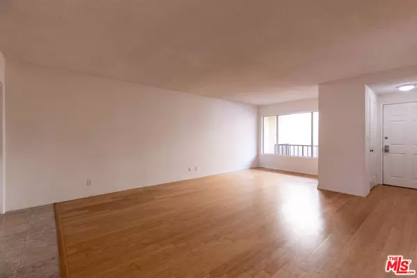 Santa Monica, CA 90403,1033 6TH Street #304