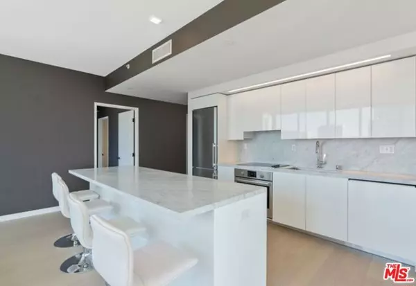 Los Angeles, CA 90015,1050 S Grand Avenue #1001