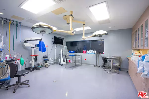 Santa Ana, CA 92705,1403 N Tustin Avenue