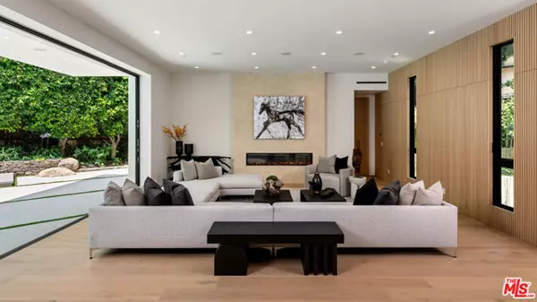 Los Angeles, CA 90049,11929 Brentwood Grove Drive