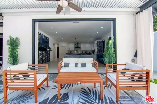 Tarzana (los Angeles), CA 91335,18328 Bessemer Street