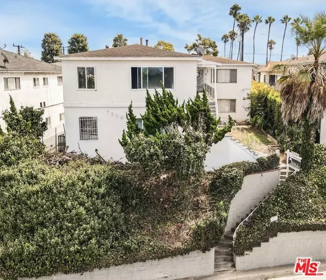 7208 S La Cienega Boulevard, Inglewood, CA 90302