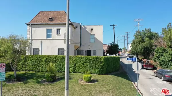 Los Angeles, CA 90016,4901 W 20th Street