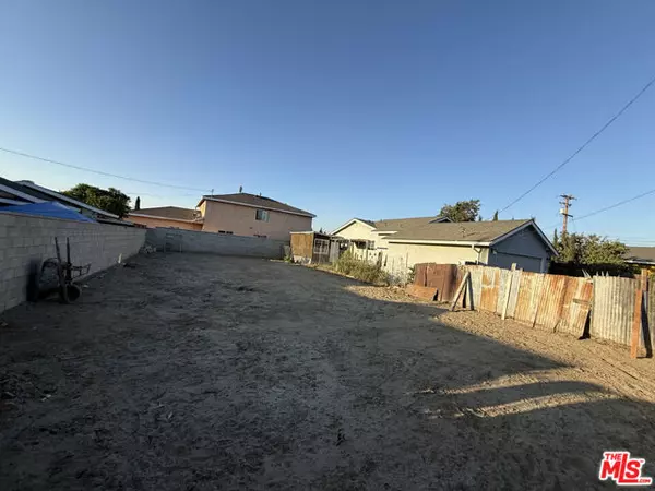 Placentia, CA 92870,325 W La Jolla Street