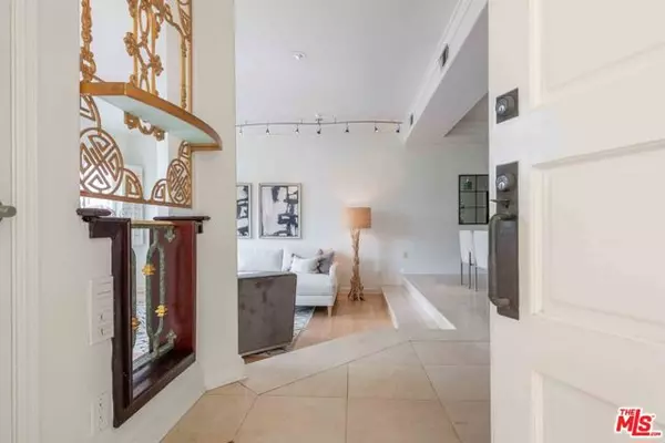 Malibu, CA 90265,6473 Zuma View Place #135