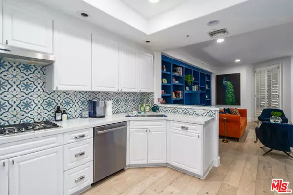 Los Angeles, CA 90049,11740 W Sunset Boulevard #14