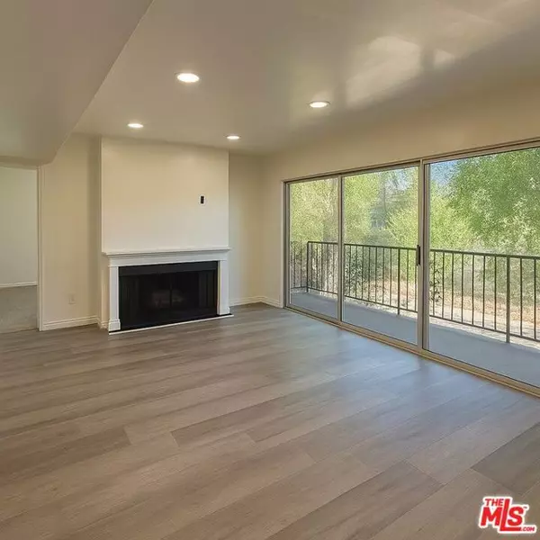 14850 Hesby Street #203, Sherman Oaks, CA 91403