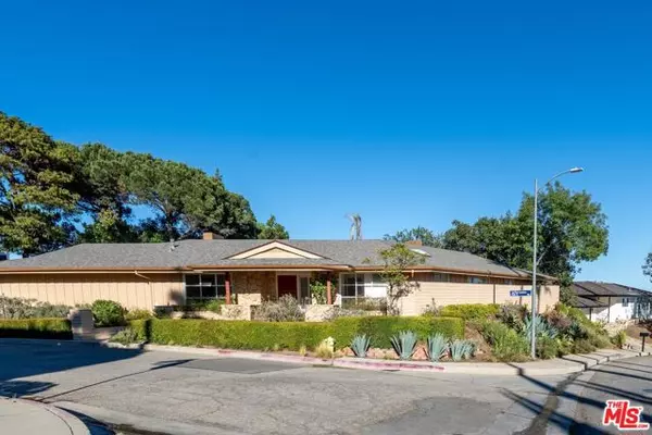 Los Angeles, CA 90049,2200 Jeffersonia Way