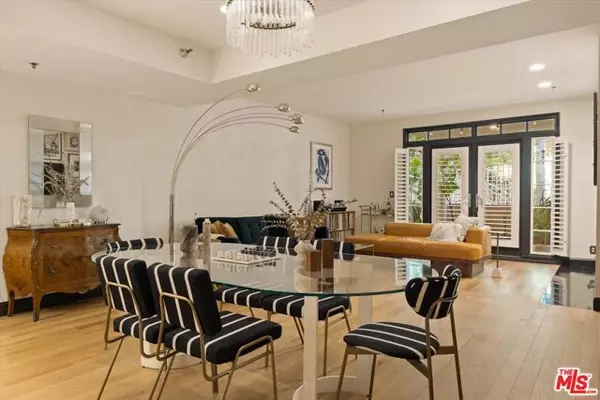 2222 N Beachwood Drive #211, Los Angeles, CA 90068