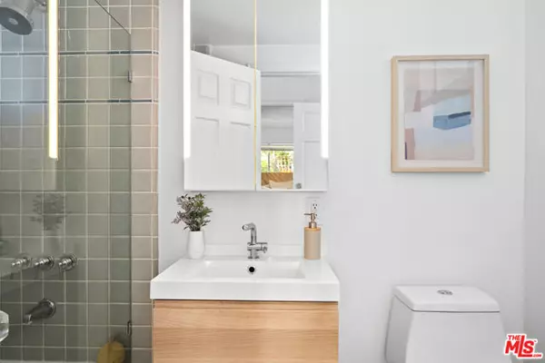 Santa Monica, CA 90405,2431 3rd Street #10