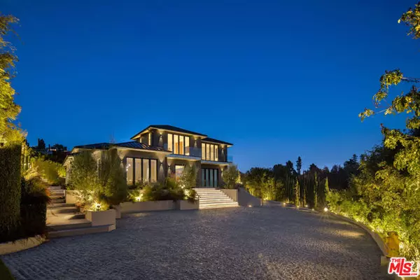 Los Angeles, CA 90049,822 N Kenter