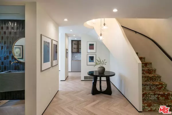 Beverly Hills, CA 90210,1719 Ambassador Avenue