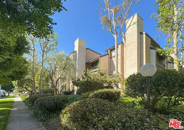 8701 Falmouth Avenue #102, Playa Del Rey (los Angeles), CA 90293