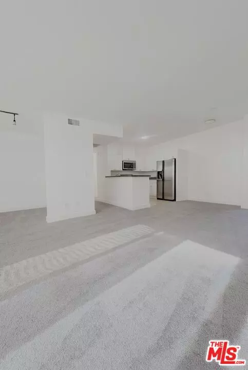 Van Nuys (los Angeles), CA 91405,13941 Sherman Way #305