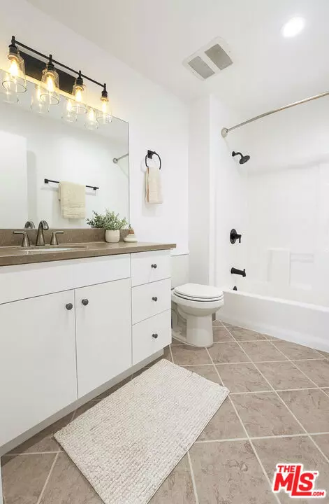 Van Nuys (los Angeles), CA 91405,13941 Sherman Way #305